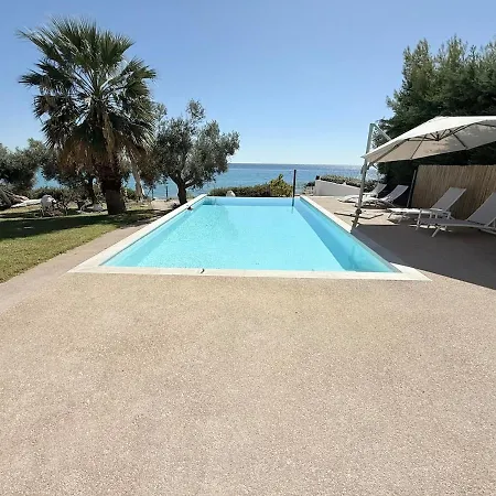 Seafront With Pool Few Steps From The Posidi