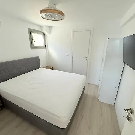 Villa Seafront With Pool Few Steps From The